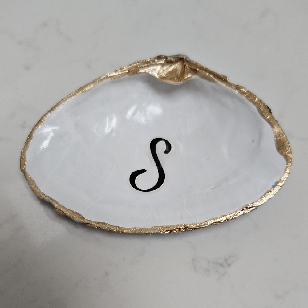 Monogrammed White and Gold Shell Trinket Dish‎ Crafts Gifts